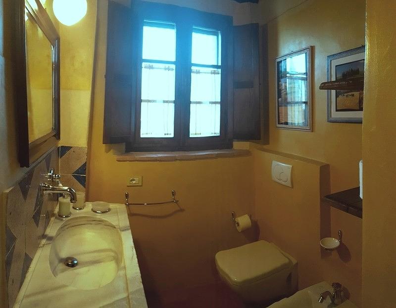#<Apartment:0x00007f2e7caaf8c8> view 6