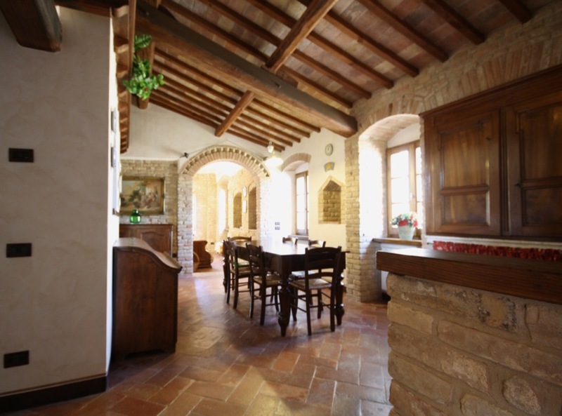 #<Apartment:0x00007ff790d06b70> view 18